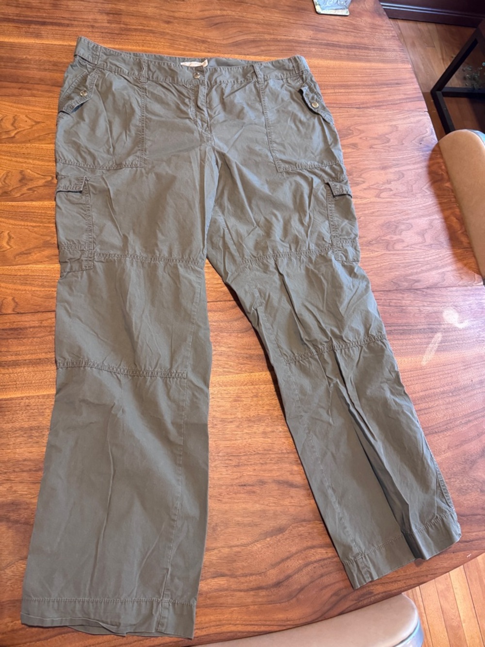 Michael Kors Khaki Cargo Utility Pants with Gold Details Plus Sz 18 *Flaw Desc.